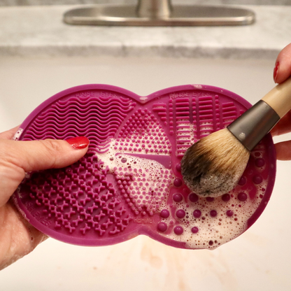 LilyLeaf Brush Cleaning Mat